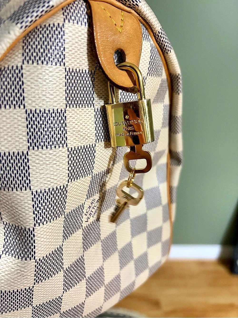 Louis Vuitton Speedy 30 Damier Azur Satchel in White & Blue with dust bag - Picture 5 of 7